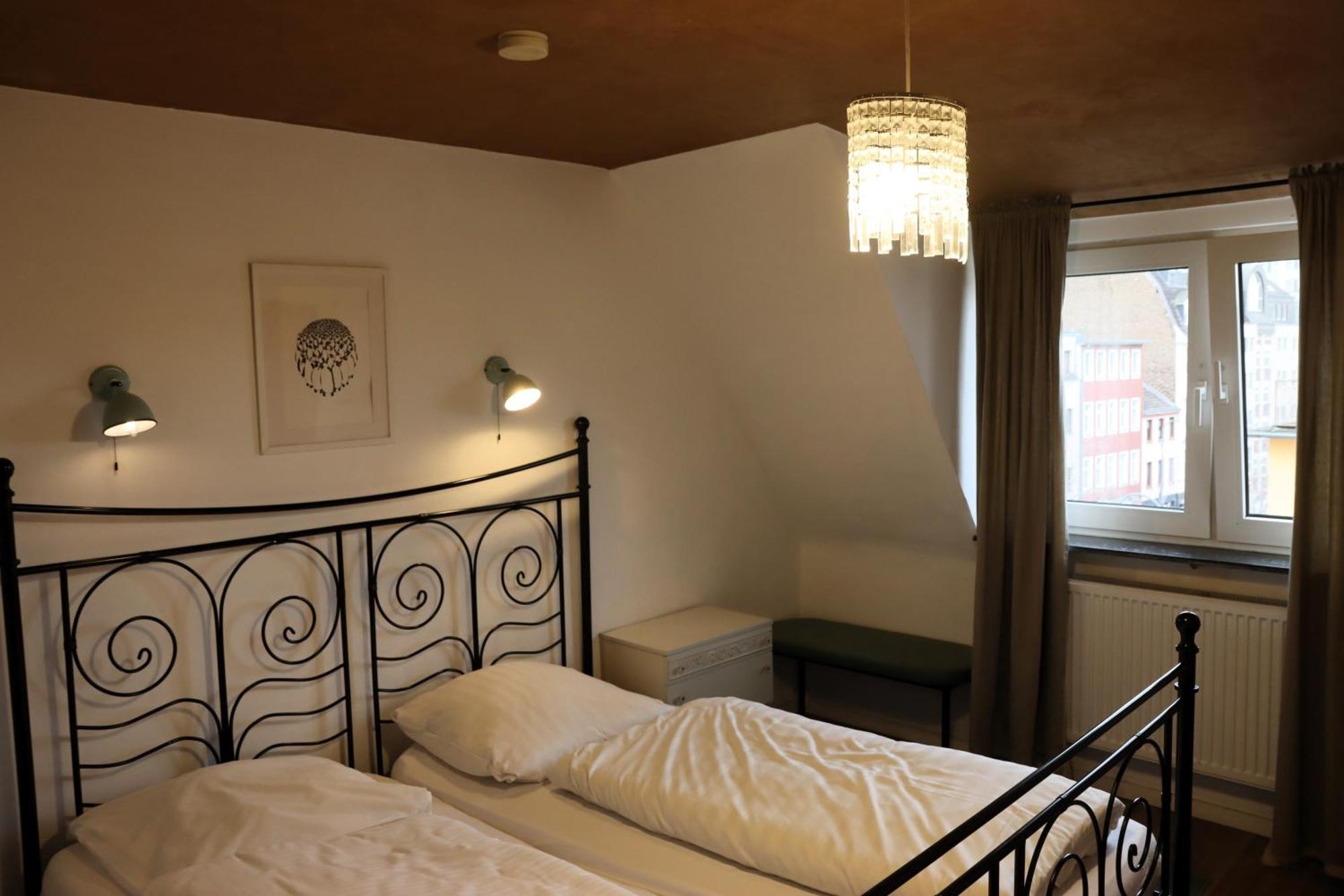 Weltempfaenger Backpacker Hostel Keulen Buitenkant foto
