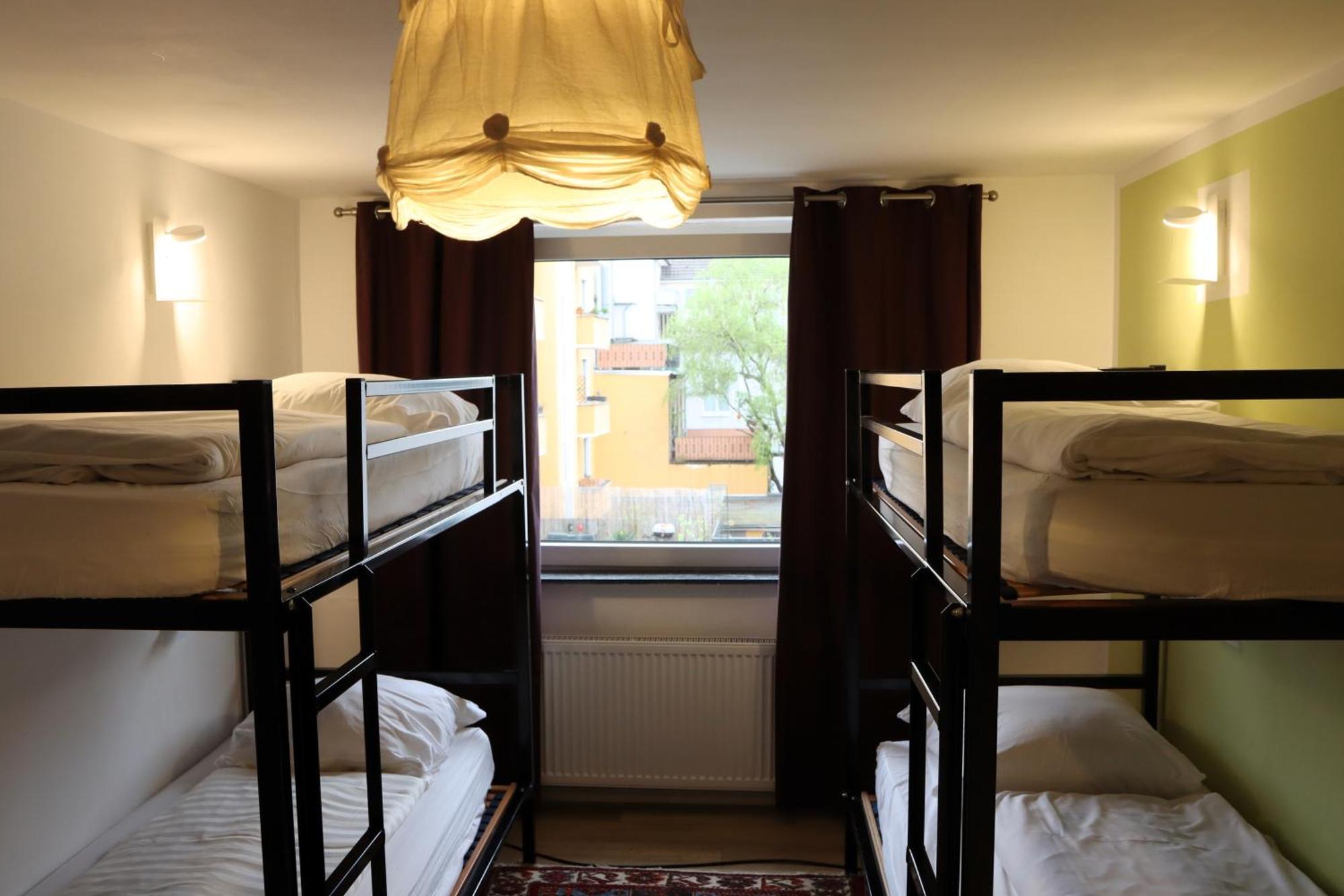 Weltempfaenger Backpacker Hostel Keulen Buitenkant foto