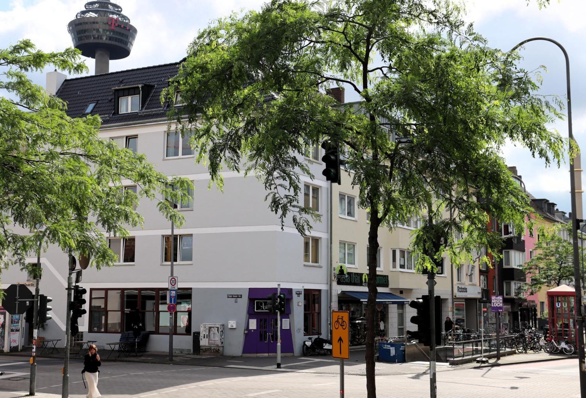 Weltempfaenger Backpacker Hostel Keulen Buitenkant foto