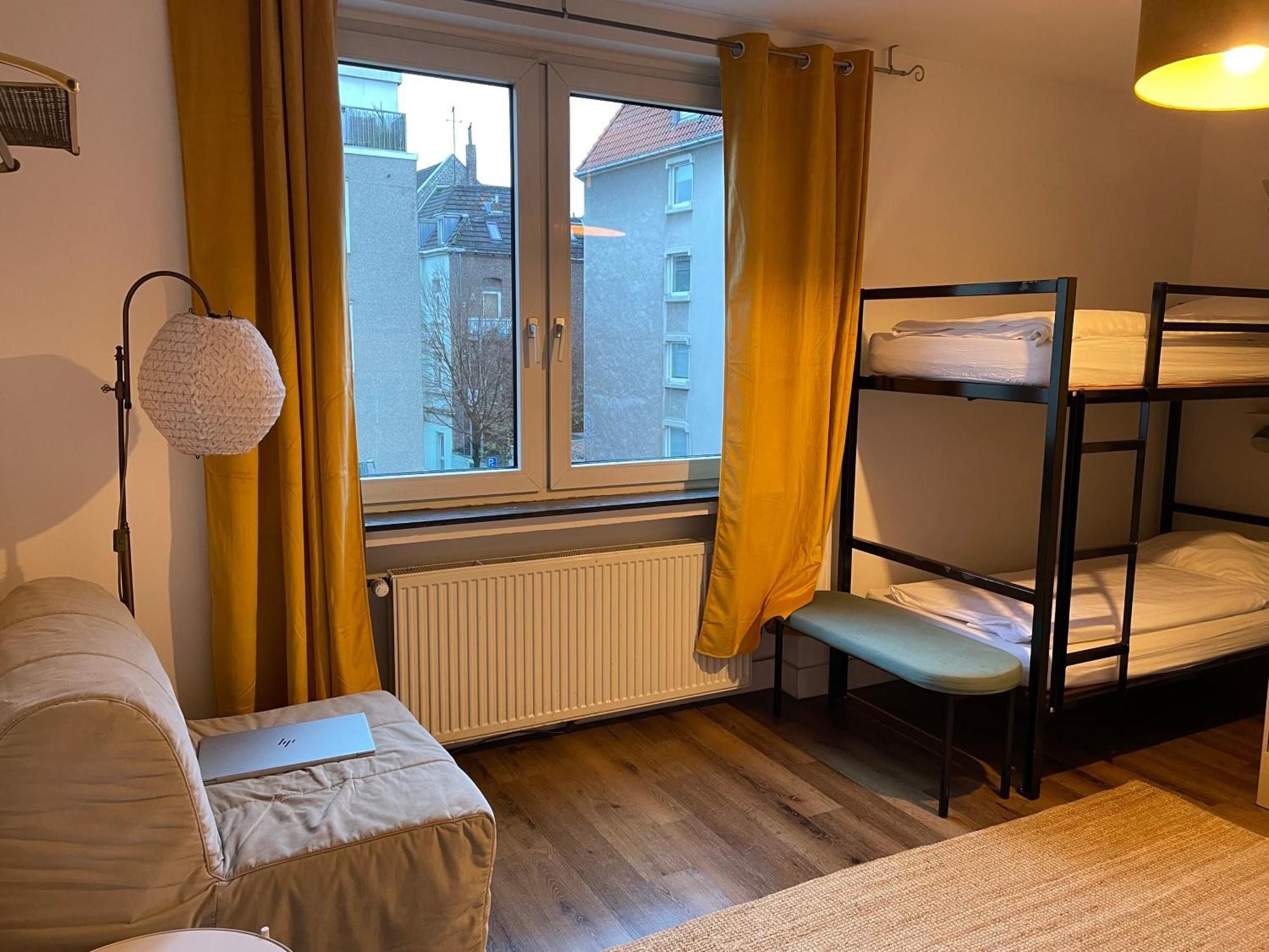 Weltempfaenger Backpacker Hostel Keulen Buitenkant foto