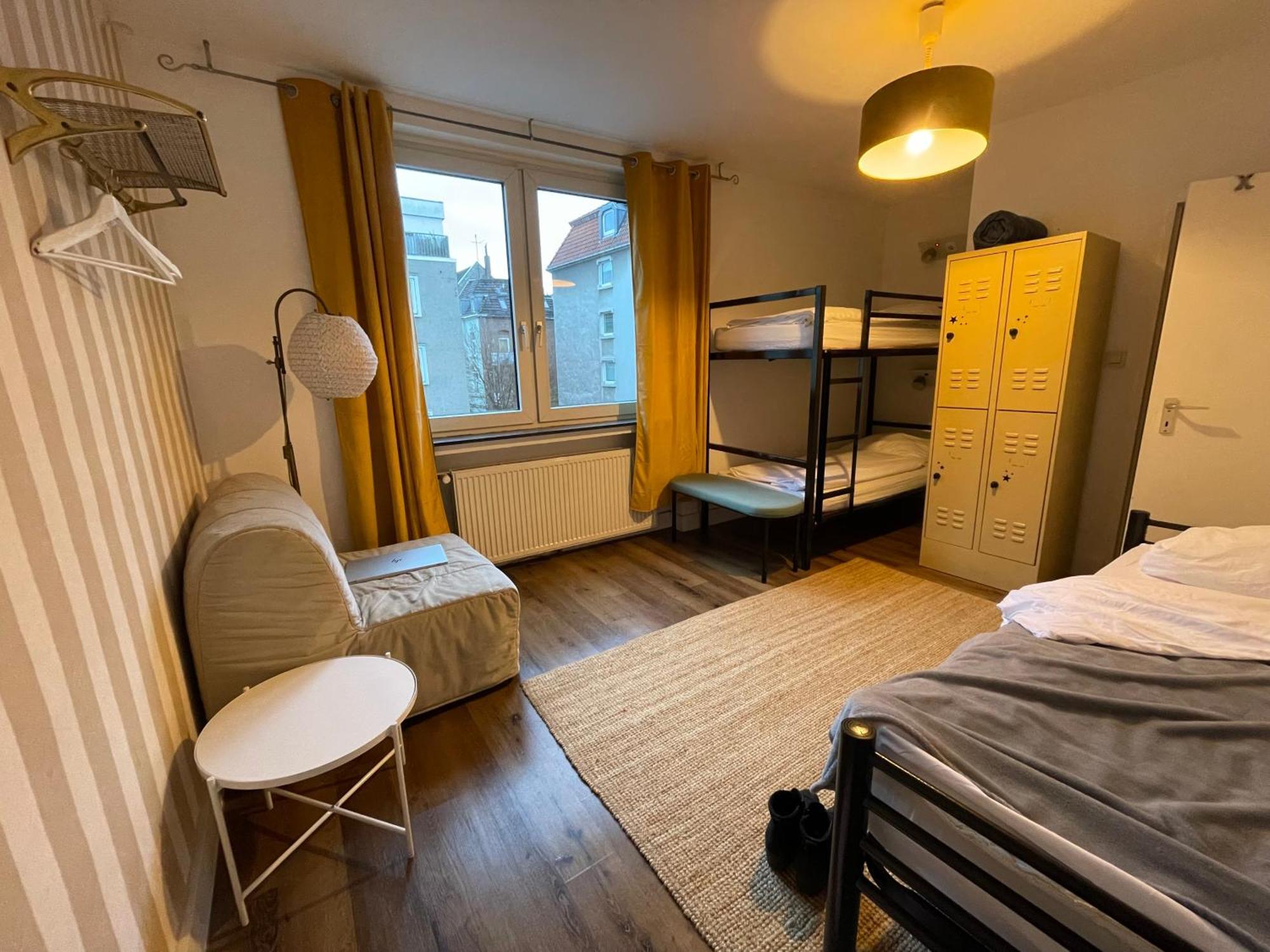 Weltempfaenger Backpacker Hostel Keulen Buitenkant foto
