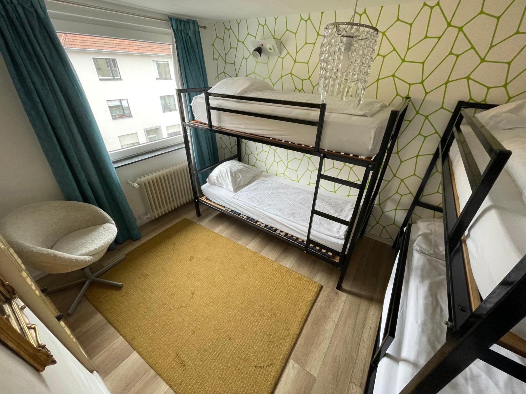 Weltempfaenger Backpacker Hostel Keulen Buitenkant foto