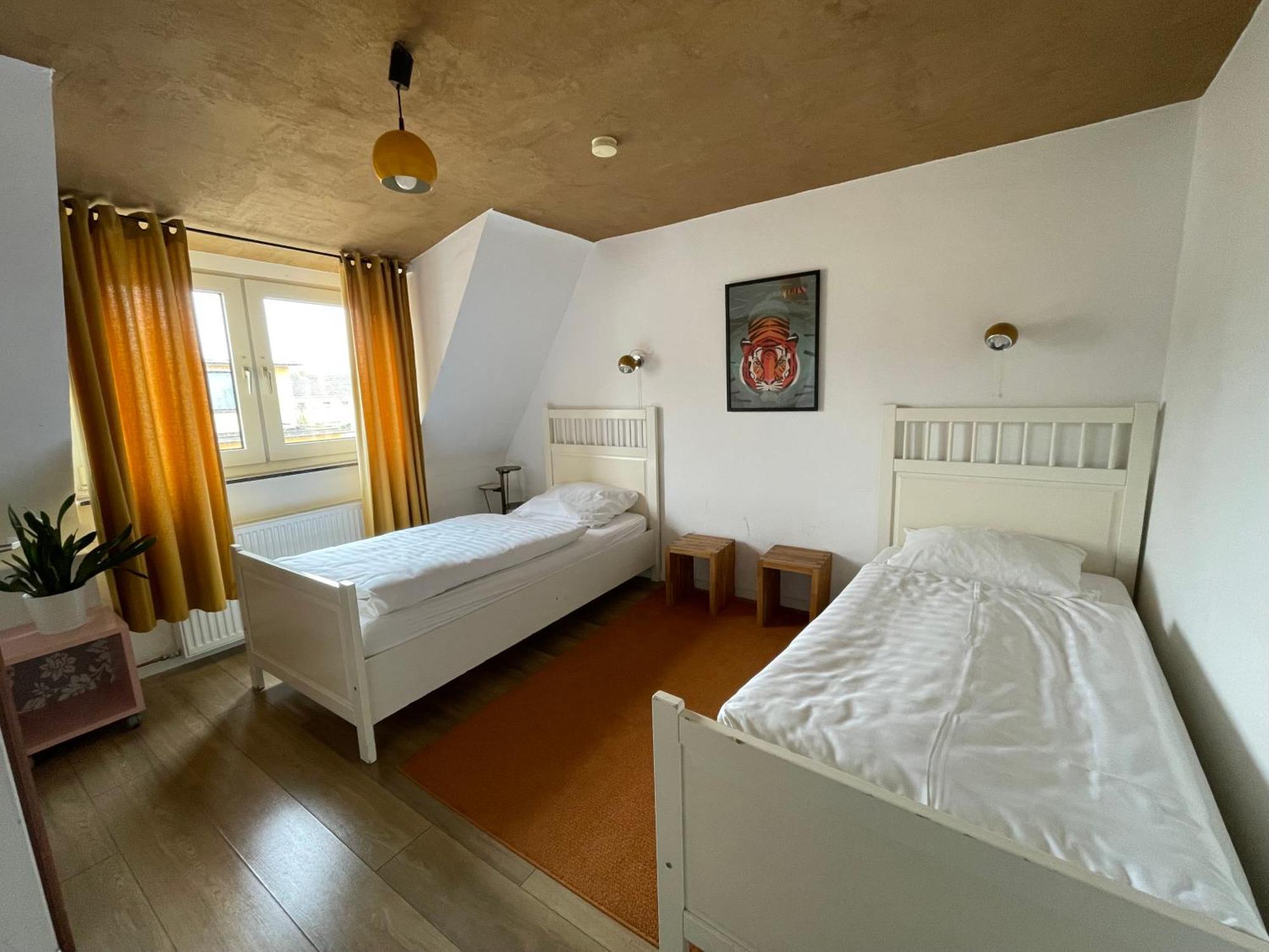 Weltempfaenger Backpacker Hostel Keulen Buitenkant foto