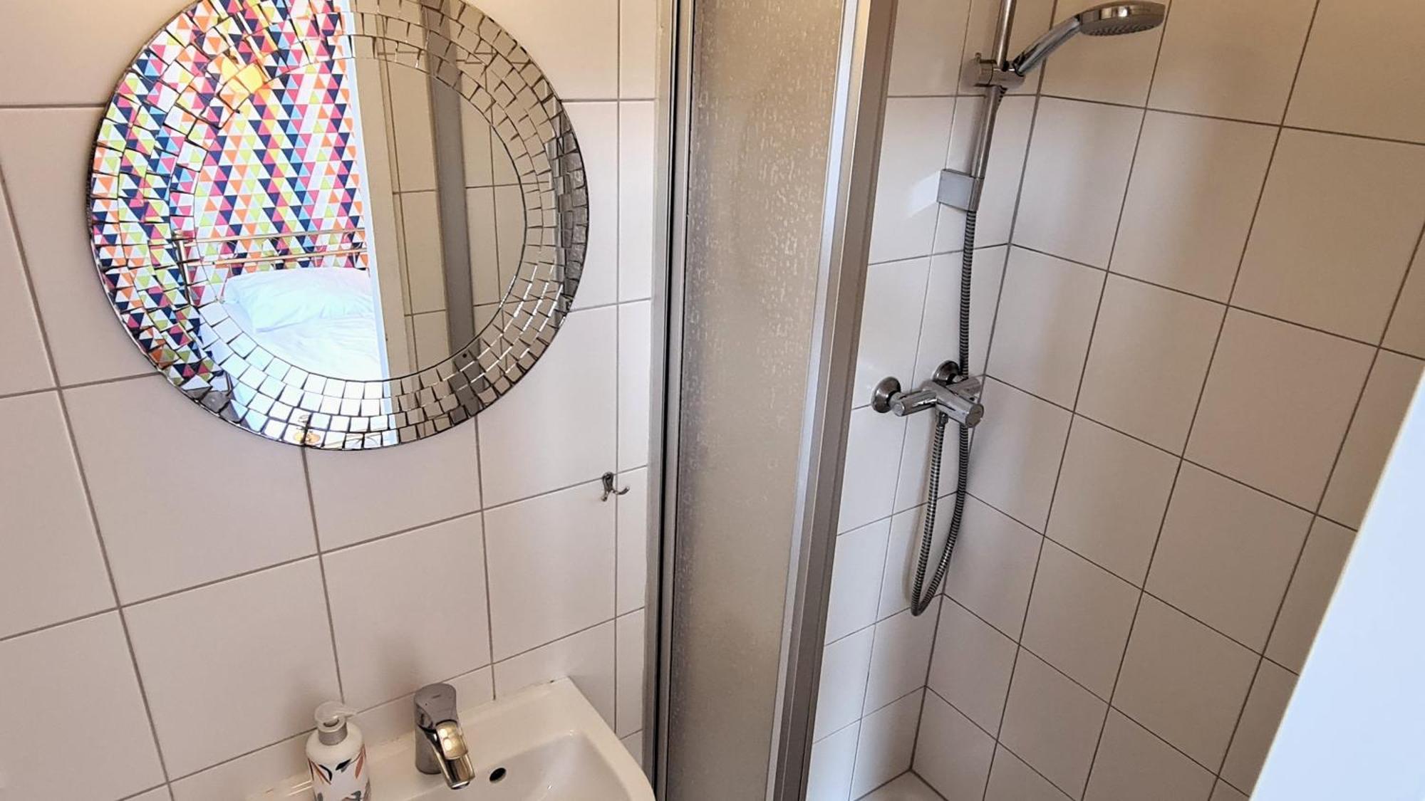 Weltempfaenger Backpacker Hostel Keulen Buitenkant foto