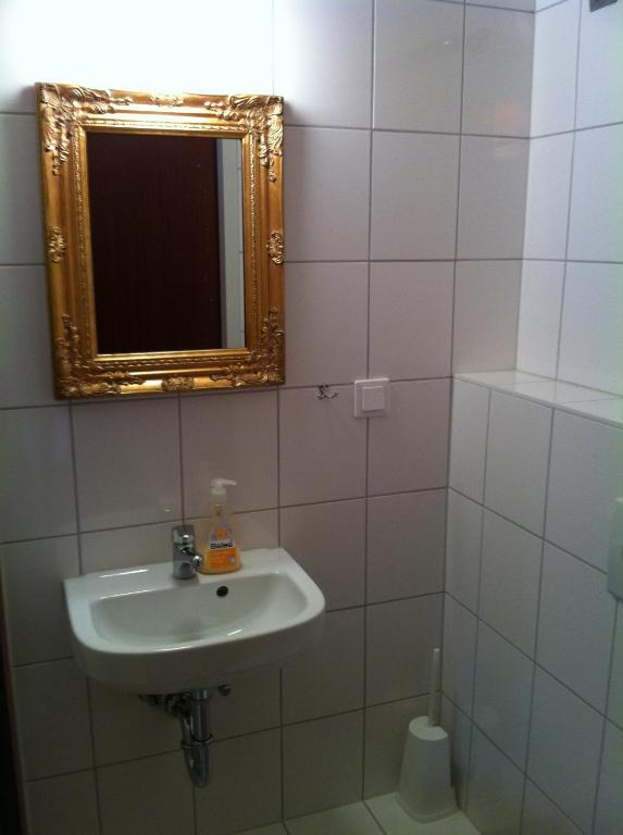 Weltempfaenger Backpacker Hostel Keulen Kamer foto