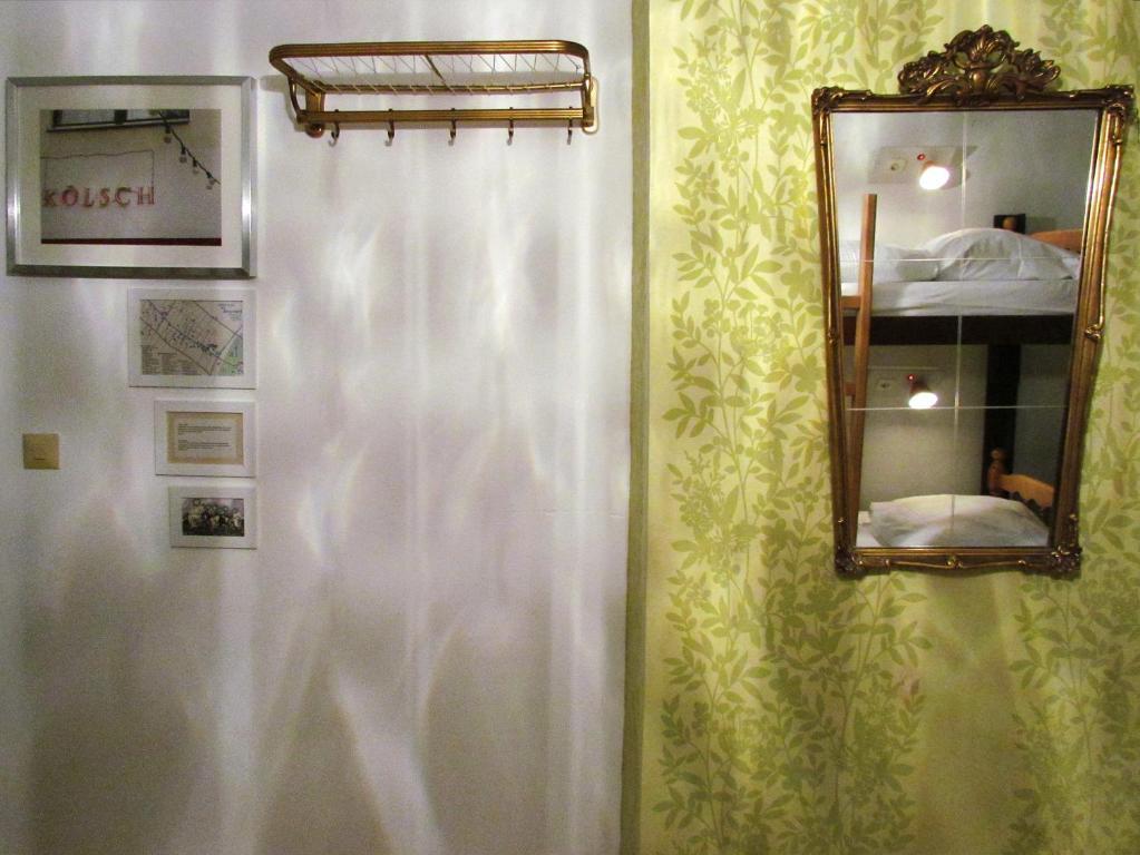 Weltempfaenger Backpacker Hostel Keulen Kamer foto